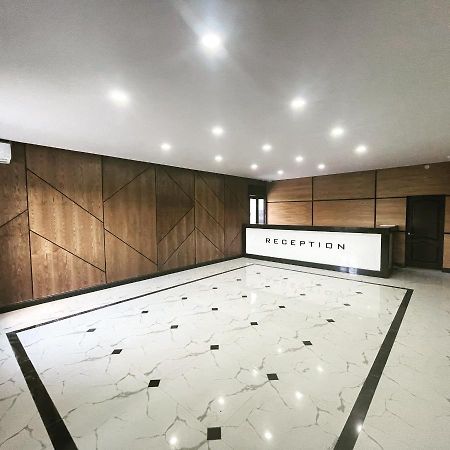 Hotel Mandarin Atyraū Екстериор снимка